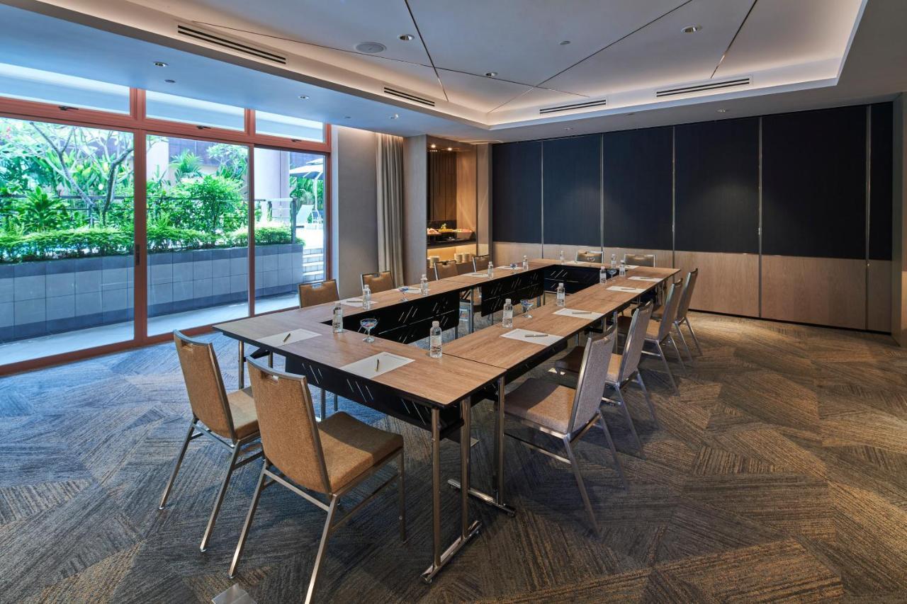 Khách sạn hẻo lánh Orchard Grand Court
