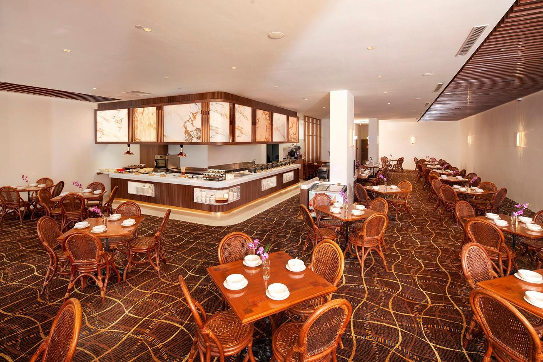 Khách sạn hẻo lánh Orchard Grand Court