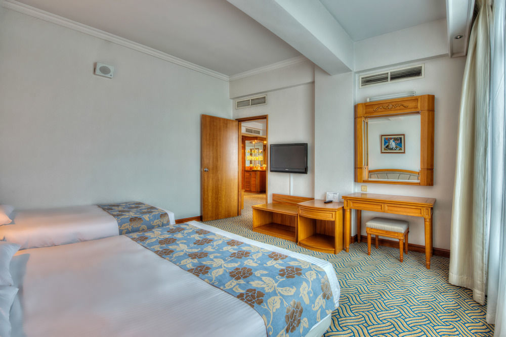 Khách sạn hẻo lánh Orchard Grand Court 4*